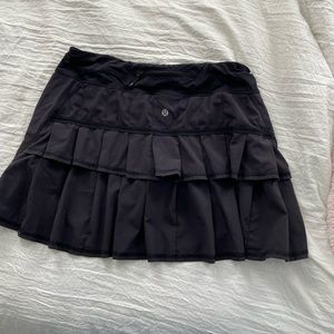 Black Lululemon ruffle tennis skirt